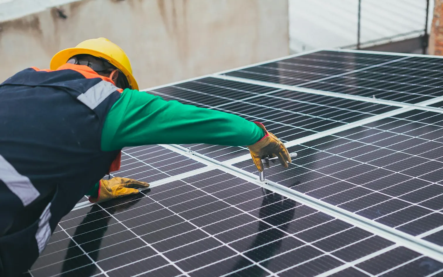 Research on Bifocal Implementation of Energy Transition Projects 